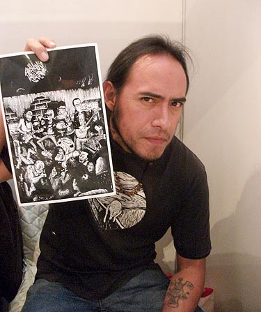 Fernando Laguna y su fanzine Alkoholikos Kalaverikos.
